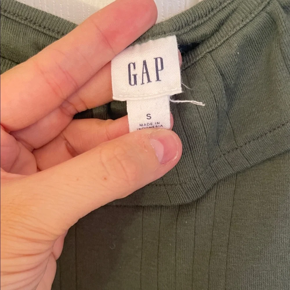 GAP Olive Ruffle Tank Top - Picture 2 of 3